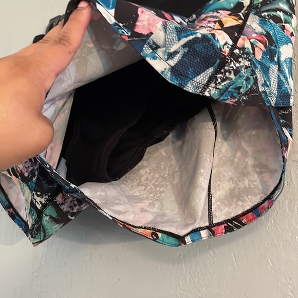 Lululemon Speed Up Shorts 2.5 - Picture 3 of 7